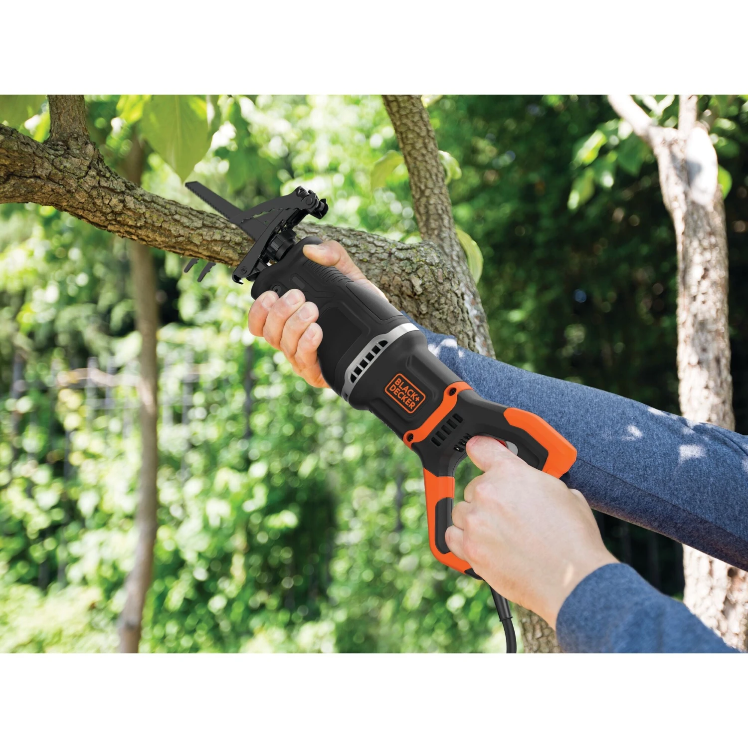 Black & Decker 7 Amp Electric Reciprocating Saw With Removable Branch Holder - Image 2