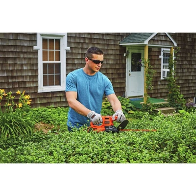 Black & Decker BEHT100 120V 3 Amp Brushed 16 In. Corded Hedge Trimmer - Image 4