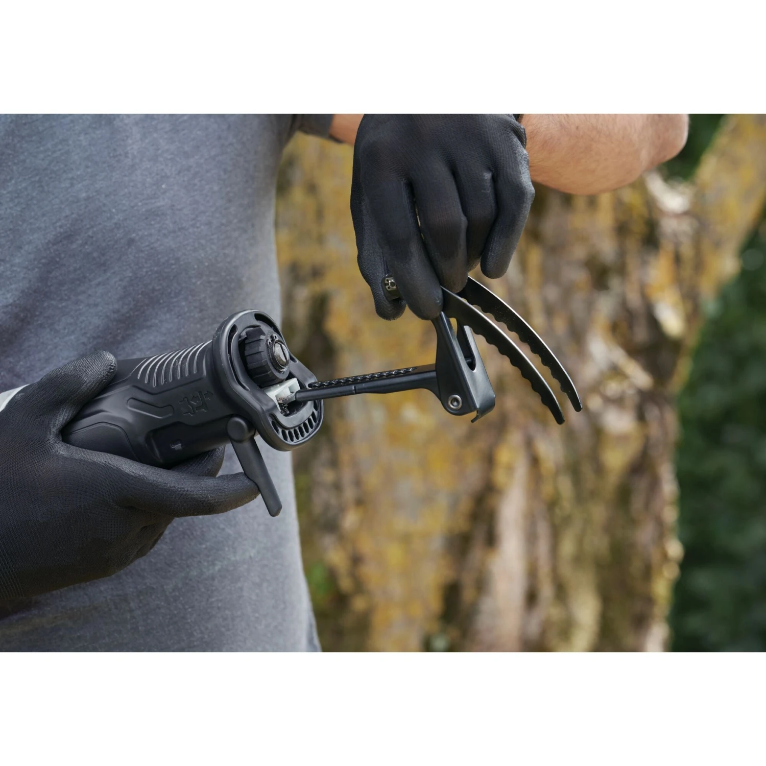 Black & Decker 7 Amp Electric Reciprocating Saw With Removable Branch Holder - Image 3